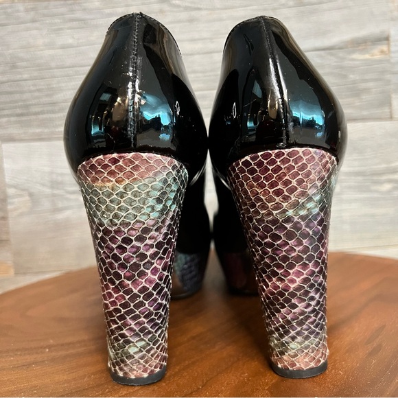 Platform Donald Pliner Black Patent Leather Snake Print Heel - Picture 9 of 16